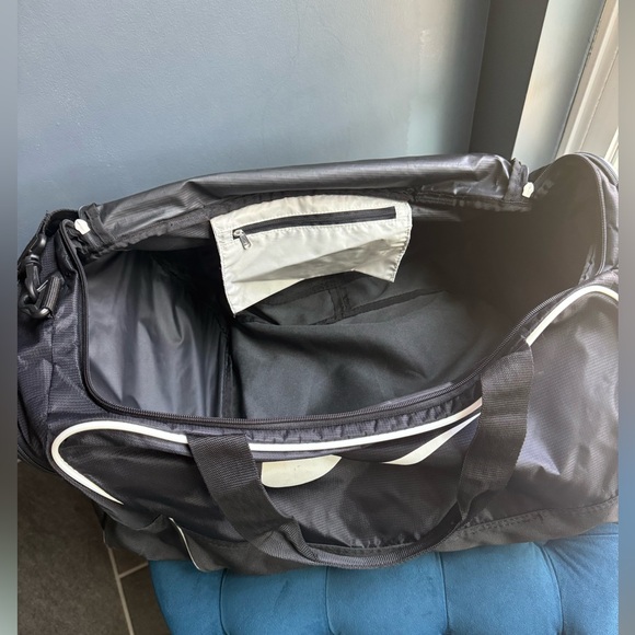 Nike Black and White Duffel Bag for Sports - Picture 2 of 5